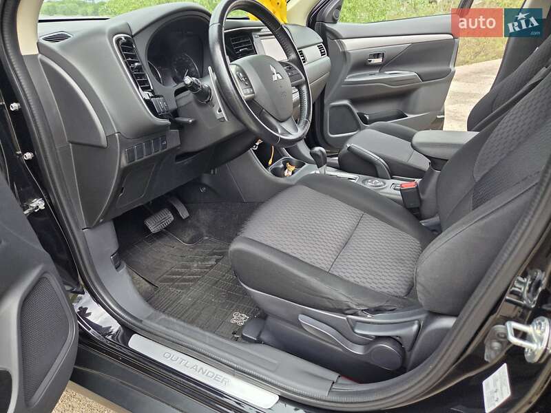 Внедорожник / Кроссовер Mitsubishi Outlander 2013 в Киеве