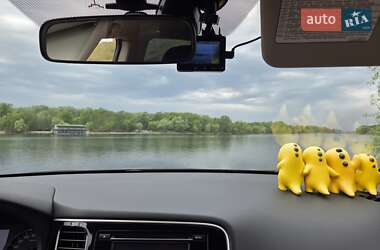 Внедорожник / Кроссовер Mitsubishi Outlander 2013 в 