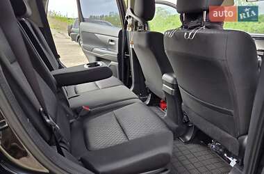 Внедорожник / Кроссовер Mitsubishi Outlander 2013 в 