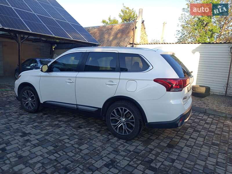 Внедорожник / Кроссовер Mitsubishi Outlander 2018 в Днепре