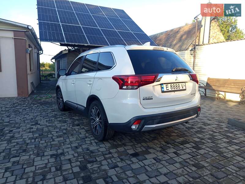 Внедорожник / Кроссовер Mitsubishi Outlander 2018 в Днепре