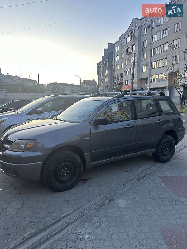Позашляховик / Кросовер Mitsubishi Outlander 2003 в Івано-Франківську