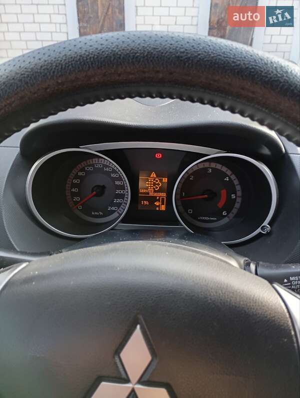 Позашляховик / Кросовер Mitsubishi Outlander 2008 в Маневичах