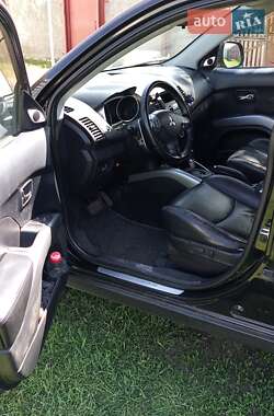 Внедорожник / Кроссовер Mitsubishi Outlander 2007 в 