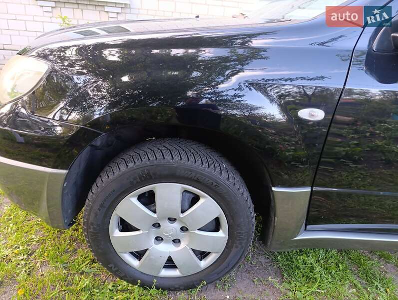 Внедорожник / Кроссовер Mitsubishi Outlander 2007 в Киеве
