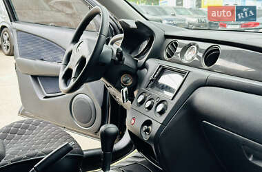 Внедорожник / Кроссовер Mitsubishi Outlander 2008 в 
