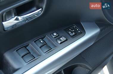 Внедорожник / Кроссовер Mitsubishi Outlander 2011 в 