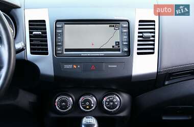 Внедорожник / Кроссовер Mitsubishi Outlander 2011 в 