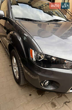 Позашляховик / Кросовер Mitsubishi Outlander 2010 в 