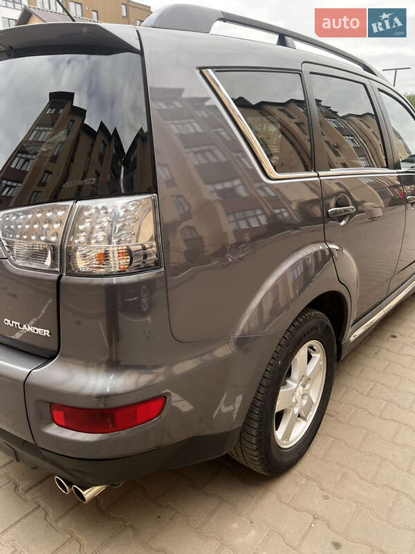 Внедорожник / Кроссовер Mitsubishi Outlander 2010 в Ковеле