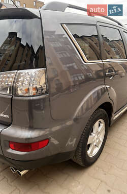 Позашляховик / Кросовер Mitsubishi Outlander 2010 в 