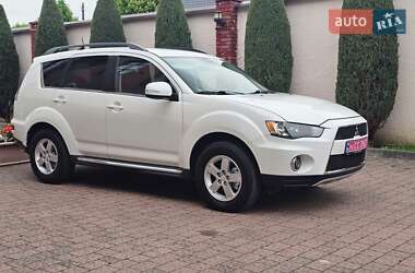 Внедорожник / Кроссовер Mitsubishi Outlander 2011 в 