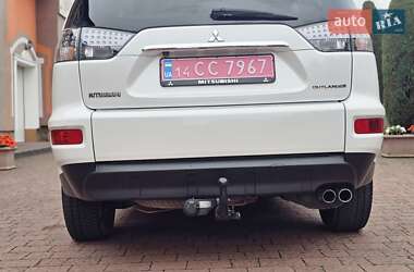 Внедорожник / Кроссовер Mitsubishi Outlander 2011 в 
