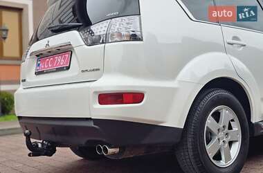 Внедорожник / Кроссовер Mitsubishi Outlander 2011 в 