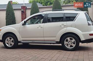 Внедорожник / Кроссовер Mitsubishi Outlander 2011 в 