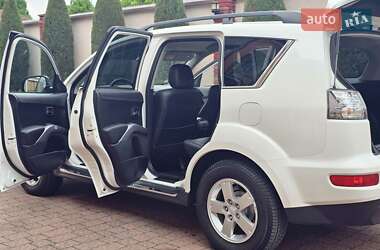 Внедорожник / Кроссовер Mitsubishi Outlander 2011 в 