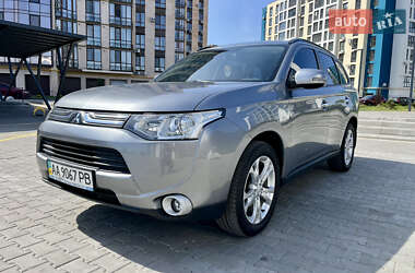 Внедорожник / Кроссовер Mitsubishi Outlander 2013 в Черкассах