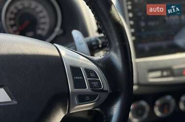 Внедорожник / Кроссовер Mitsubishi Outlander 2010 в 