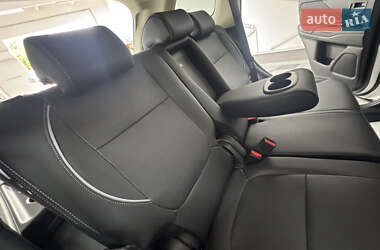 Внедорожник / Кроссовер Mitsubishi Outlander 2017 в 