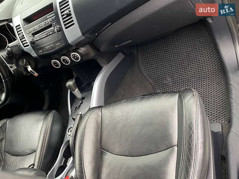 Внедорожник / Кроссовер Mitsubishi Outlander 2007 в Полтаве