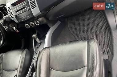 Позашляховик / Кросовер Mitsubishi Outlander 2007 в 