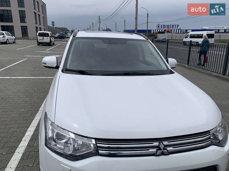 Внедорожник / Кроссовер Mitsubishi Outlander 2014 в Ивано-Франковске