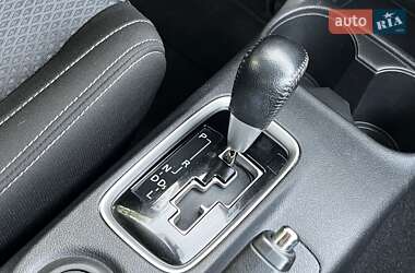 Позашляховик / Кросовер Mitsubishi Outlander 2015 в 