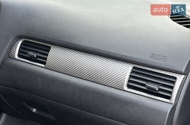 Позашляховик / Кросовер Mitsubishi Outlander 2015 в 