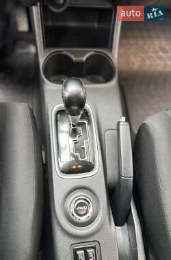 Внедорожник / Кроссовер Mitsubishi Outlander 2013 в 