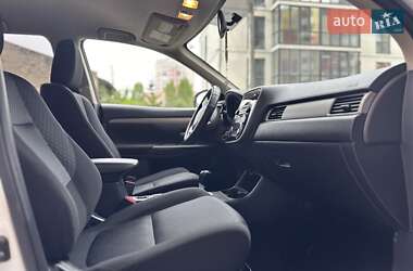 Внедорожник / Кроссовер Mitsubishi Outlander 2013 в 