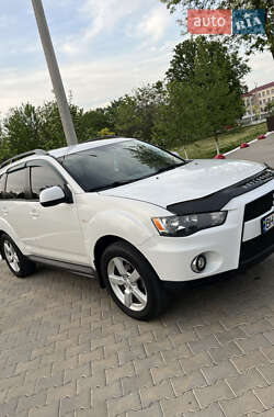 Позашляховик / Кросовер Mitsubishi Outlander 2012 в 