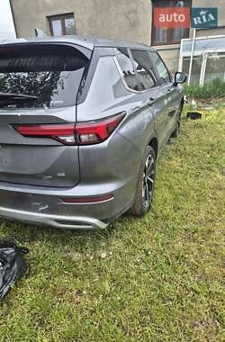 Позашляховик / Кросовер Mitsubishi Outlander 2022 в Чернівцях