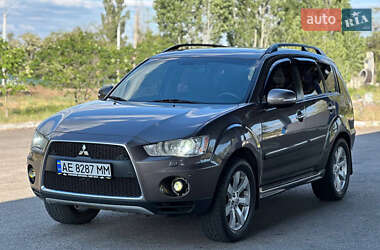 Внедорожник / Кроссовер Mitsubishi Outlander 2011 в 