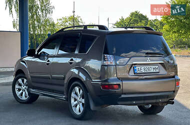 Внедорожник / Кроссовер Mitsubishi Outlander 2011 в 