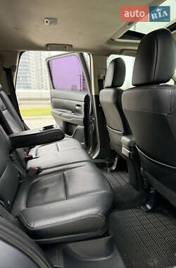 Позашляховик / Кросовер Mitsubishi Outlander 2013 в 