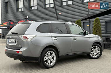 Позашляховик / Кросовер Mitsubishi Outlander 2013 в 