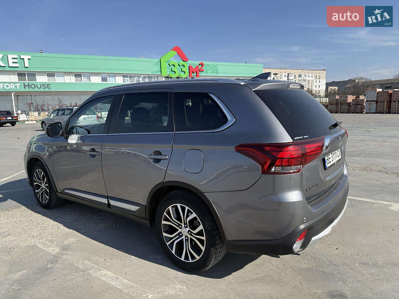 Внедорожник / Кроссовер Mitsubishi Outlander 2018 в Вознесенске