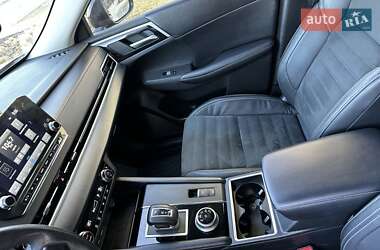 Внедорожник / Кроссовер Mitsubishi Outlander 2022 в 