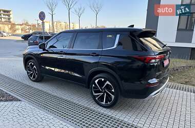 Внедорожник / Кроссовер Mitsubishi Outlander 2022 в 