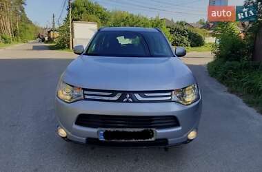 Внедорожник / Кроссовер Mitsubishi Outlander 2013 в Киеве