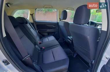 Позашляховик / Кросовер Mitsubishi Outlander 2013 в 