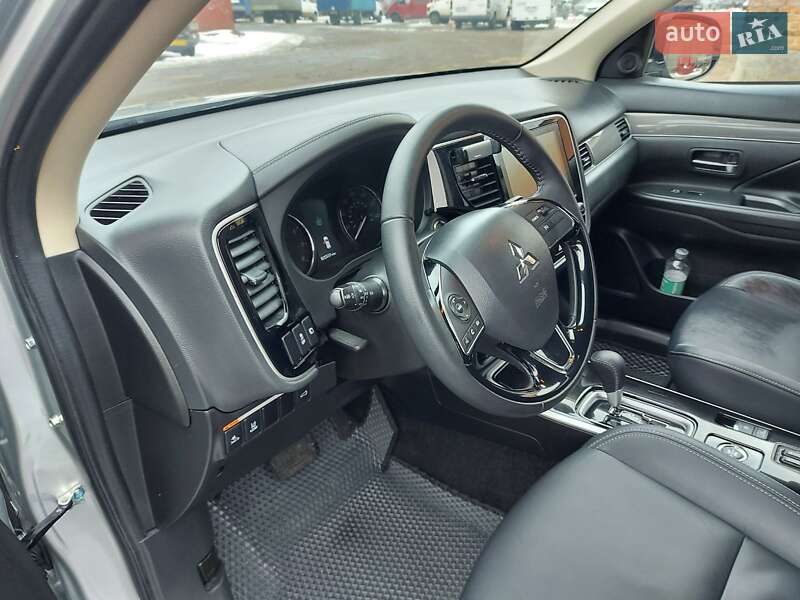 Позашляховик / Кросовер Mitsubishi Outlander 2019 в Чернігові