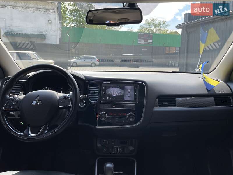 Внедорожник / Кроссовер Mitsubishi Outlander 2018 в Николаеве