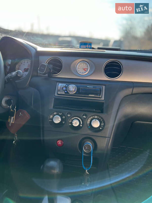 Позашляховик / Кросовер Mitsubishi Outlander 2005 в Києві