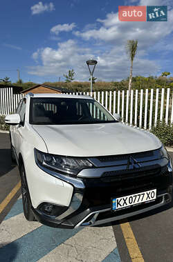 Позашляховик / Кросовер Mitsubishi Outlander 2020 в Львові