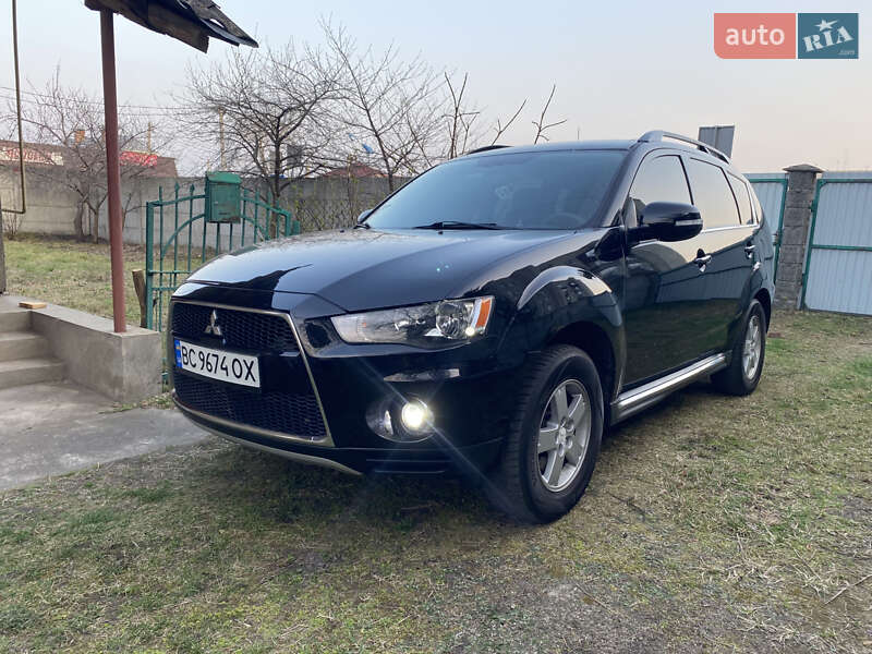 Позашляховик / Кросовер Mitsubishi Outlander 2010 в 