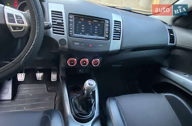 Позашляховик / Кросовер Mitsubishi Outlander 2010 в 