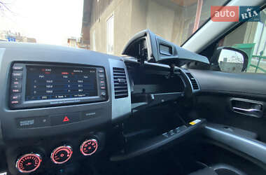 Позашляховик / Кросовер Mitsubishi Outlander 2010 в 