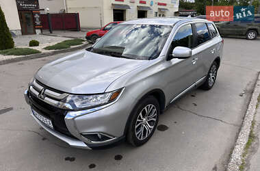 Внедорожник / Кроссовер Mitsubishi Outlander 2018 в 