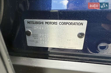 Позашляховик / Кросовер Mitsubishi Outlander 2022 в 